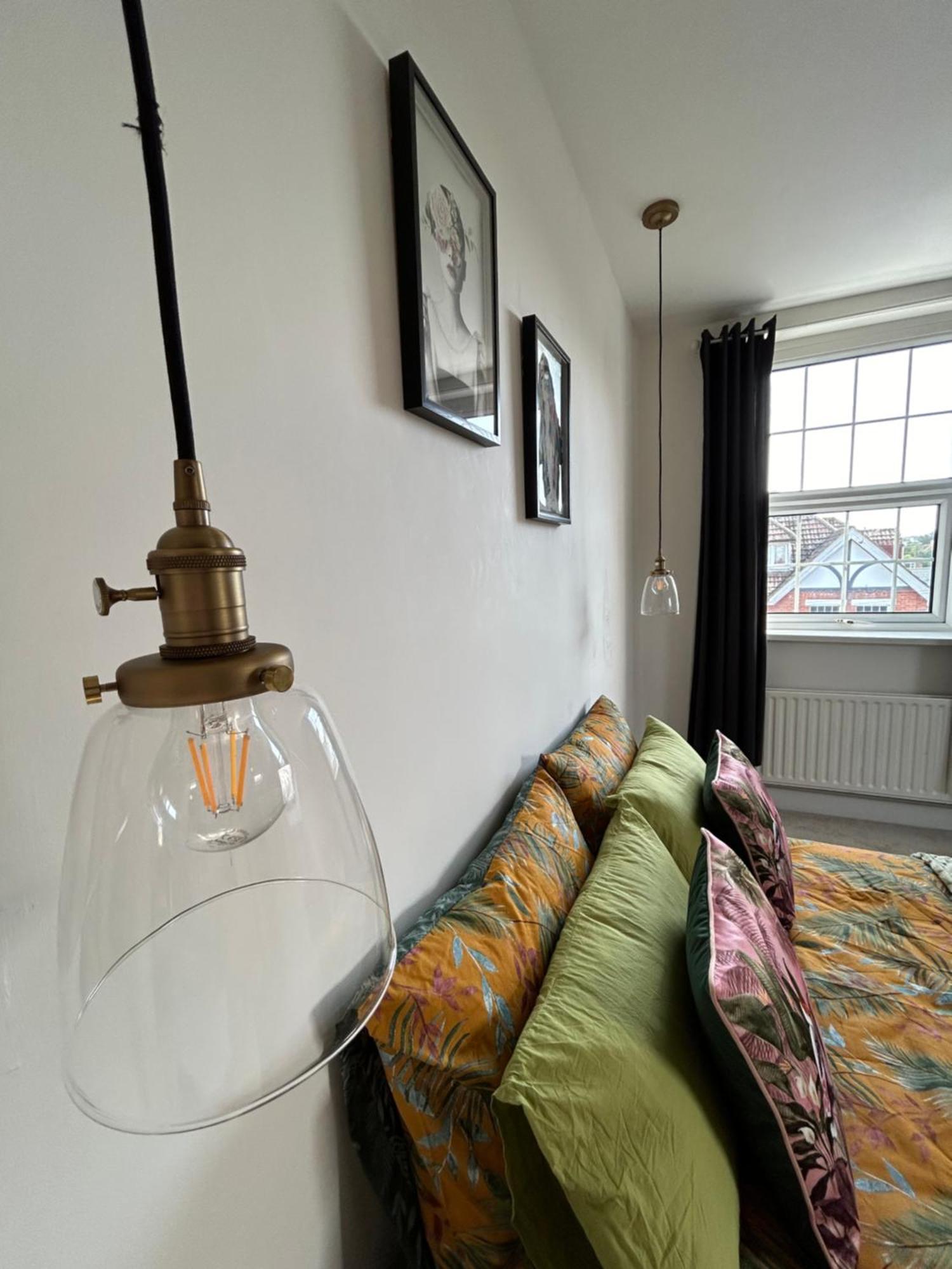 Seaside Rentals Bournemouth - 2Br, Upto 6Ppl, Beach 3 Min Walk, Dogs Ok, Wifi, Park 2 Cars Exterior photo