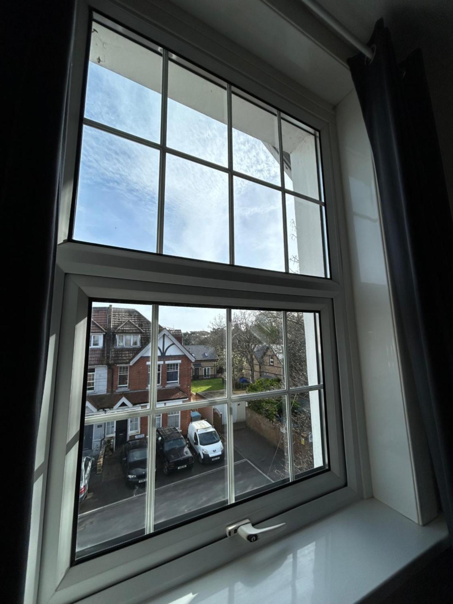 Seaside Rentals Bournemouth - 2Br, Upto 6Ppl, Beach 3 Min Walk, Dogs Ok, Wifi, Park 2 Cars Exterior photo