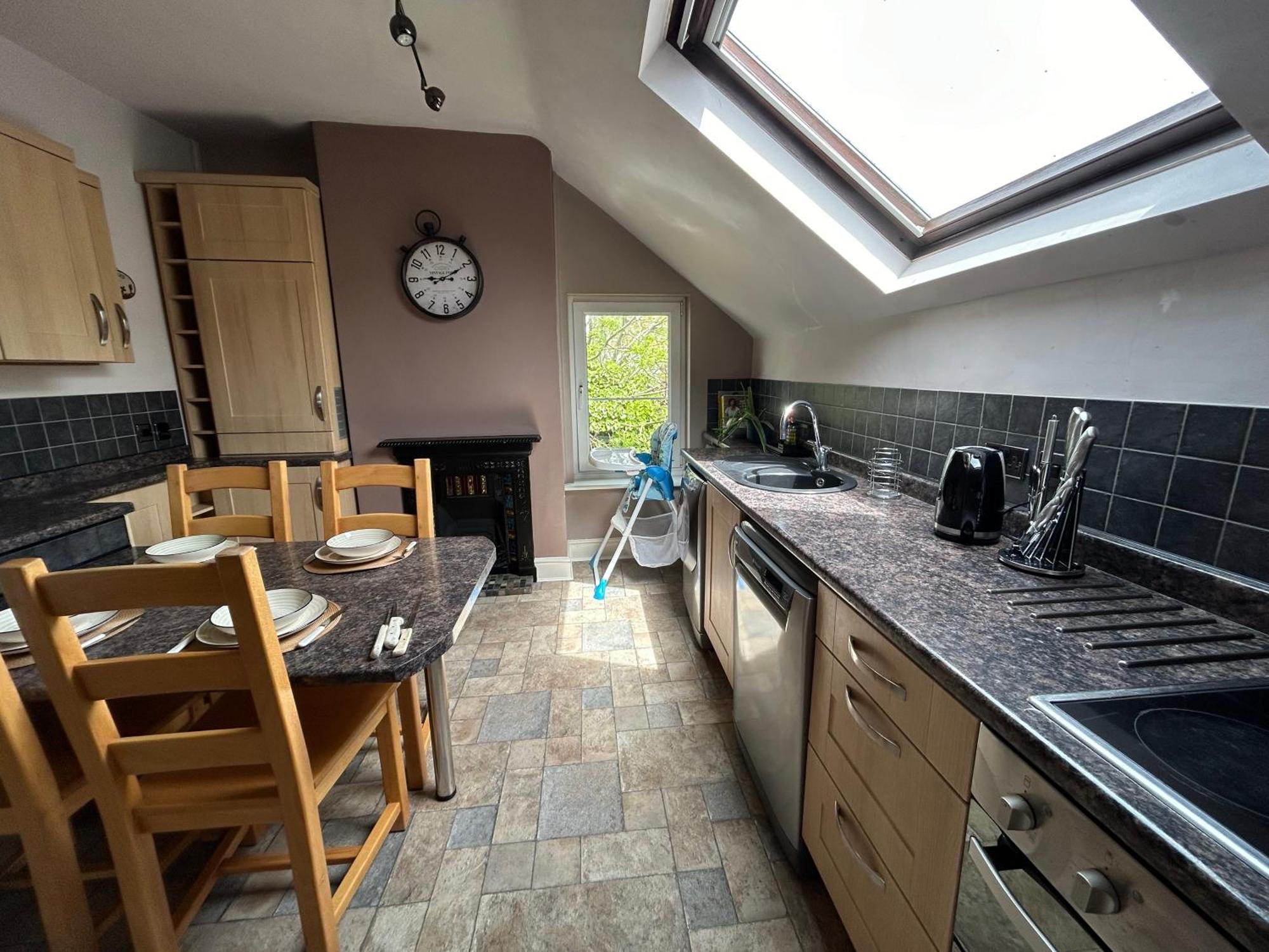 Seaside Rentals Bournemouth - 2Br, Upto 6Ppl, Beach 3 Min Walk, Dogs Ok, Wifi, Park 2 Cars Exterior photo