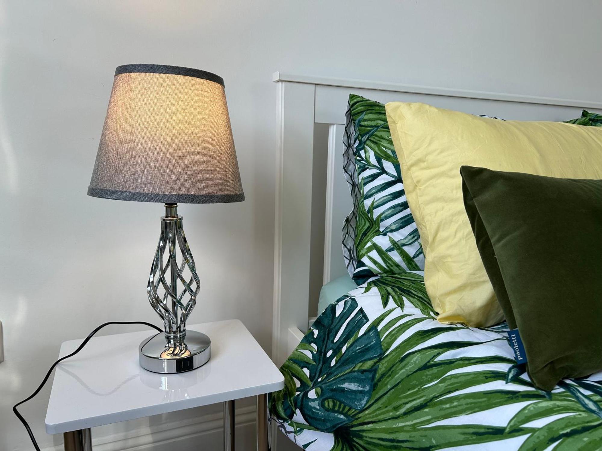 Seaside Rentals Bournemouth - 2Br, Upto 6Ppl, Beach 3 Min Walk, Dogs Ok, Wifi, Park 2 Cars Exterior photo