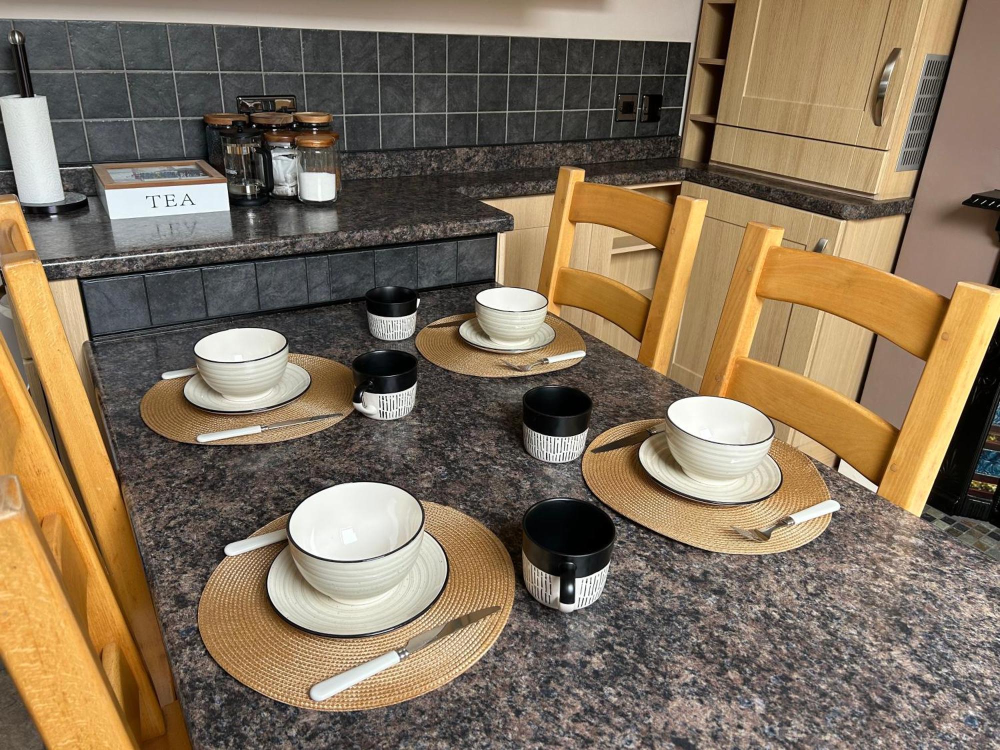 Seaside Rentals Bournemouth - 2Br, Upto 6Ppl, Beach 3 Min Walk, Dogs Ok, Wifi, Park 2 Cars Exterior photo